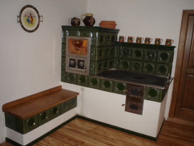 Kachlová kamna zelená